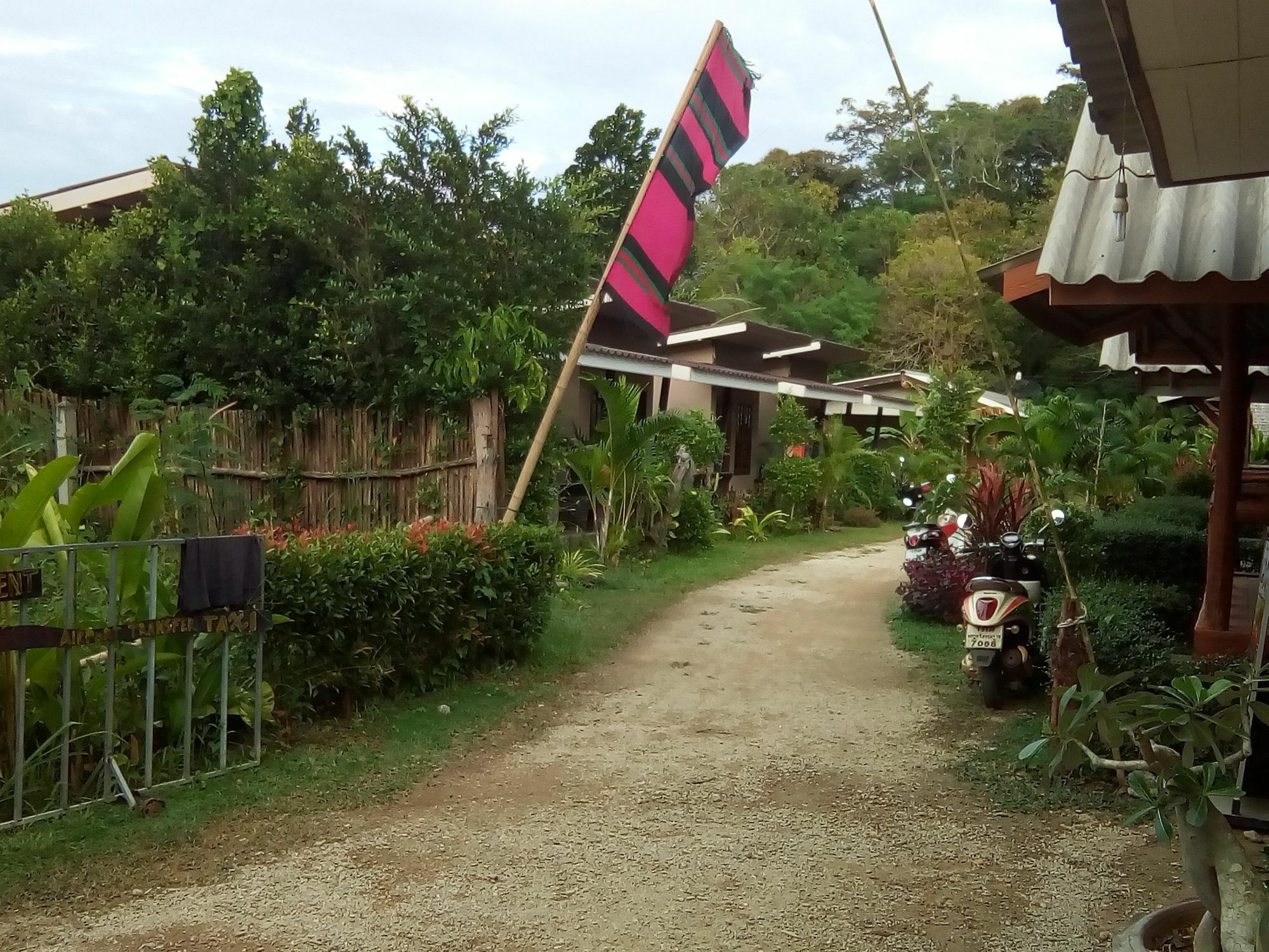 Klong Khong Garden Hotel Koh Lanta Bagian luar foto